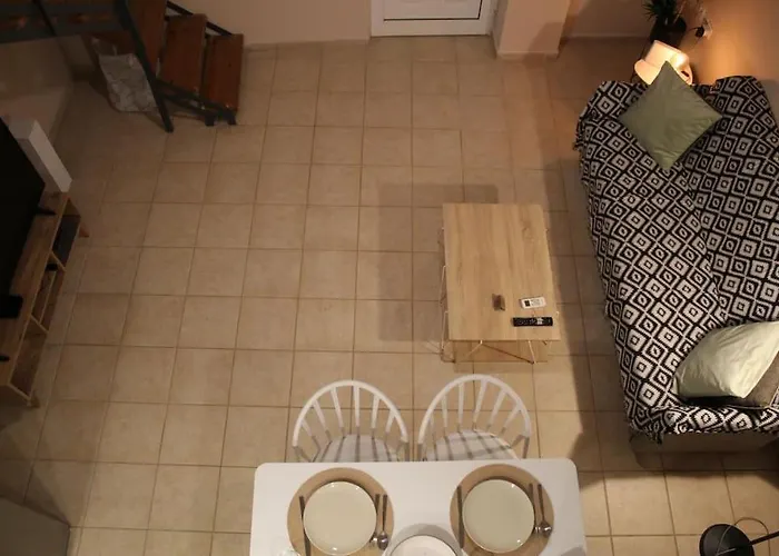 Aphrodite Apartment *